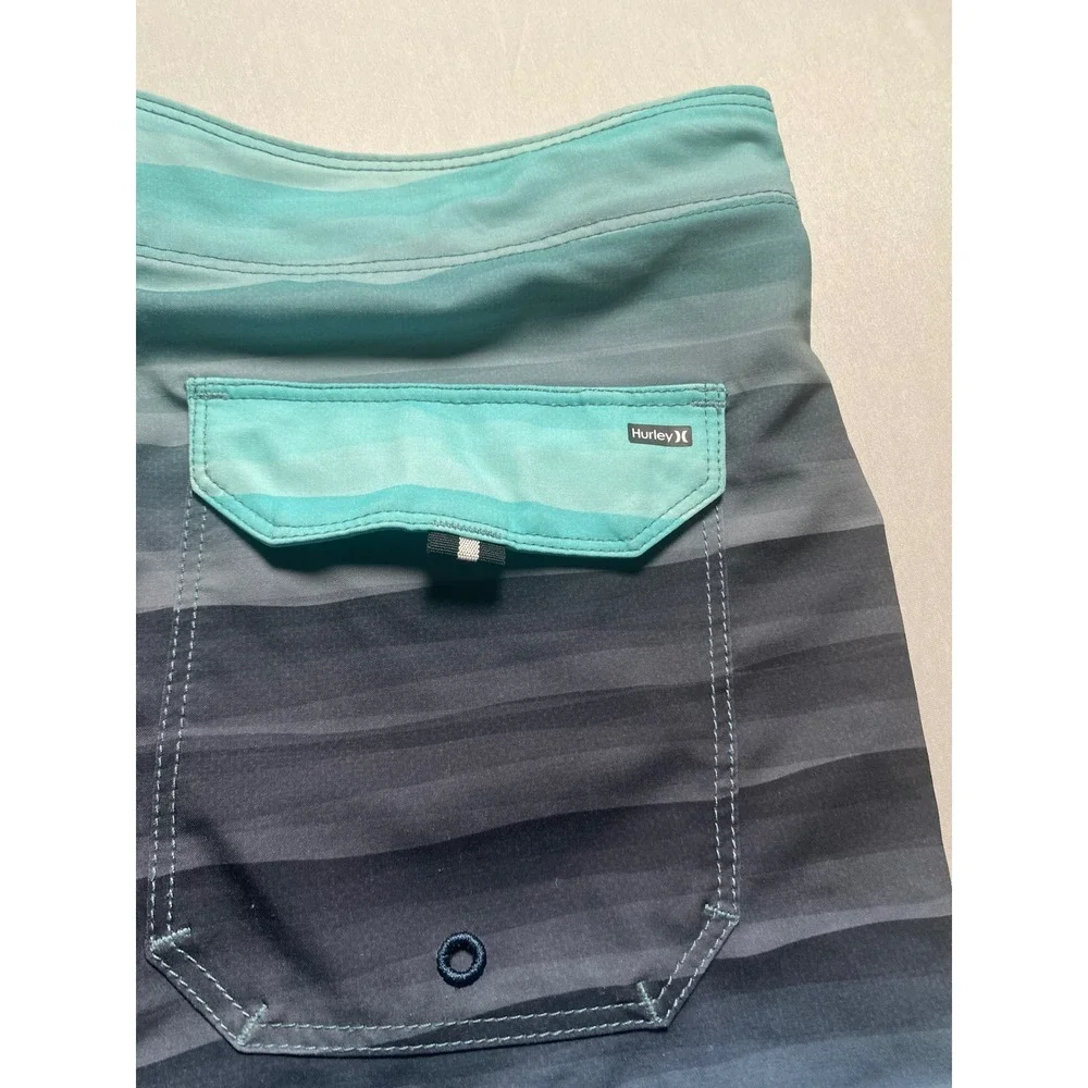 Hurley Phantom Mens Board Shorts Blue Grey Striped Swim Trunks Size 33